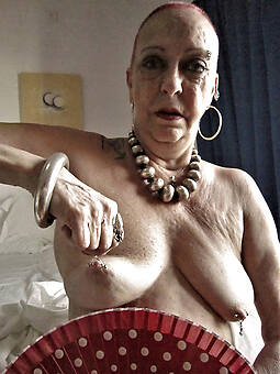 saggy old women pic