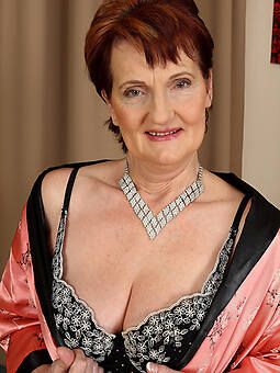 gorgeous mature granny lady pussy