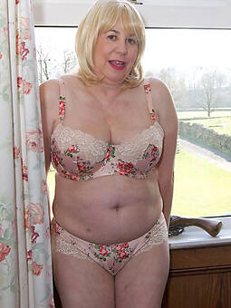 old women in hot lingerie pics